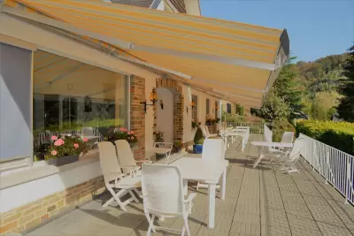 L'ancienne vue de la terrasse.