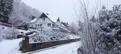 La maison La Closeraie sous la neige.